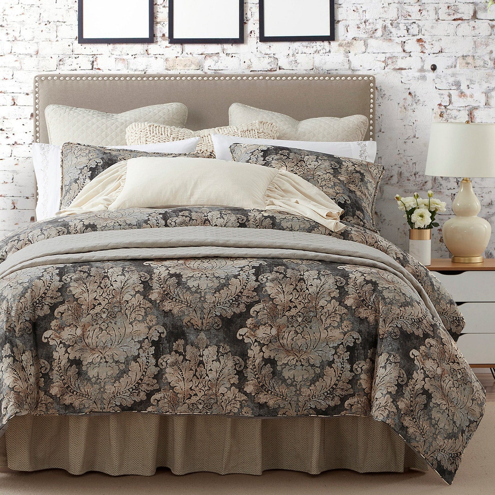 Beddys Victoria Queen store Bedding